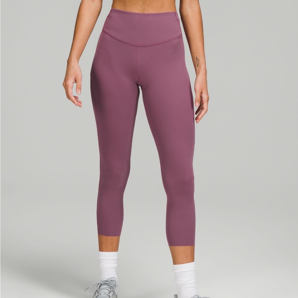 🍋🍋 Lululemon base cropped leggings. New & Never worn.